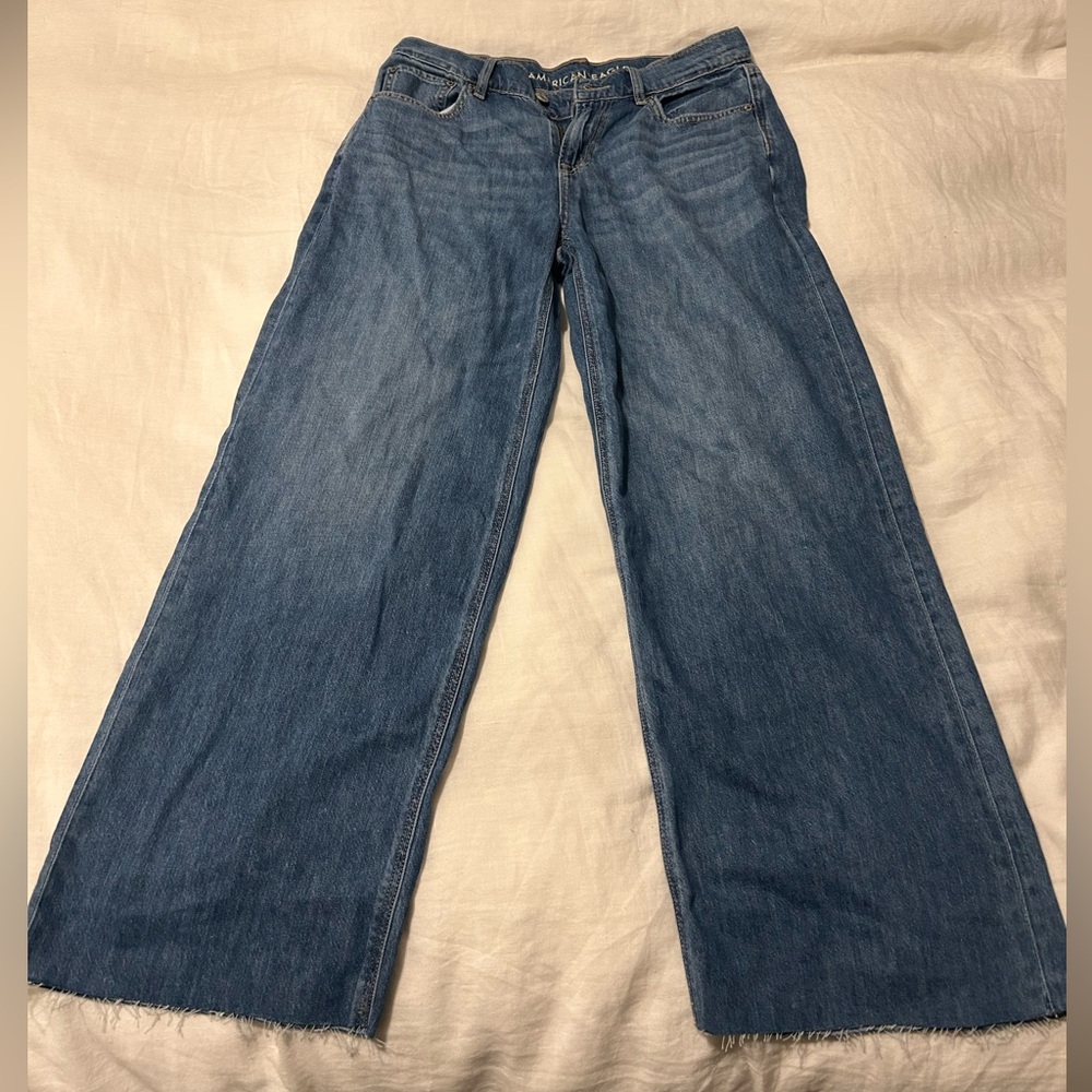 American Eagle - 2 short - wide leg, raw hem jeans